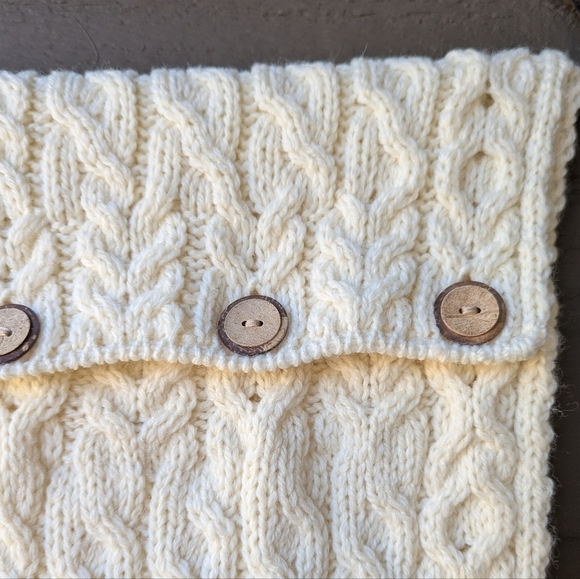 NWOT Aran Sweater Market Cream Cable Knit Scarf Buttons 100% Merino Wool - Picture 2 of 6